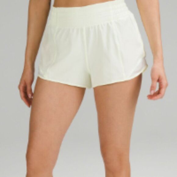 Lululemon Hotty Hot High-Rise Short 2.5” SIZE 4 ELIXIR PALE YELLOW RARE 2.5" NWT - Picture 3 of 7